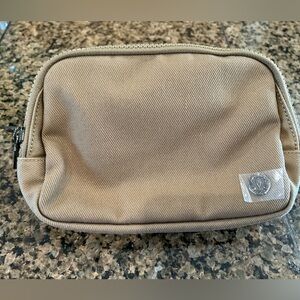 Lululemon Belt Bag, NWT, Khaki Tan Color, Size 1 L